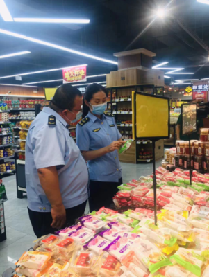 玉门市市场监管局开展中秋节前食品安全专项检查 守护群众“舌尖上的安全”